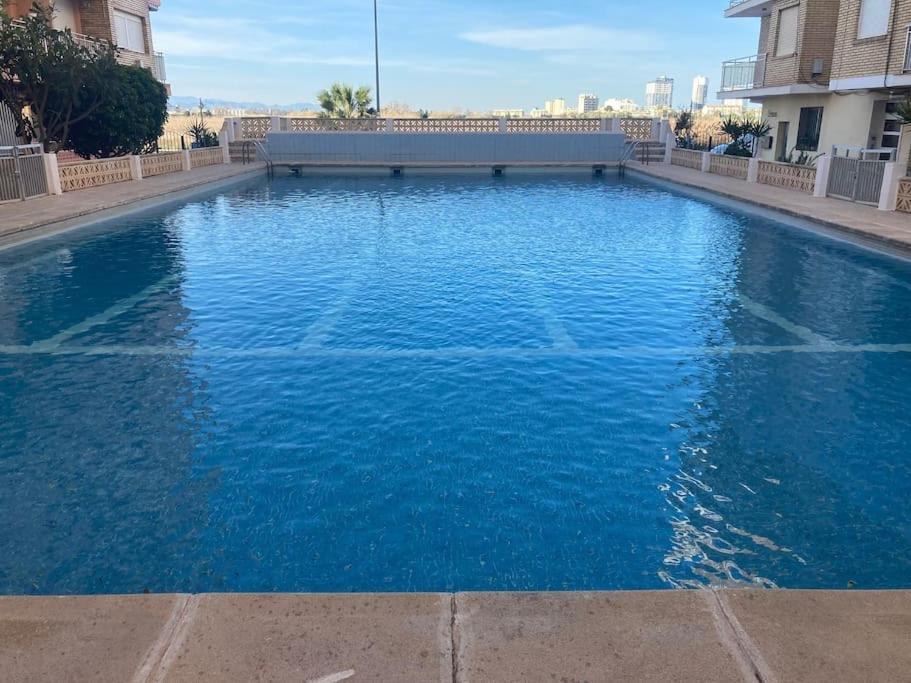 Coqueto Apartamento De Playa Con Piscina Y Terraza バレンシア エクステリア 写真